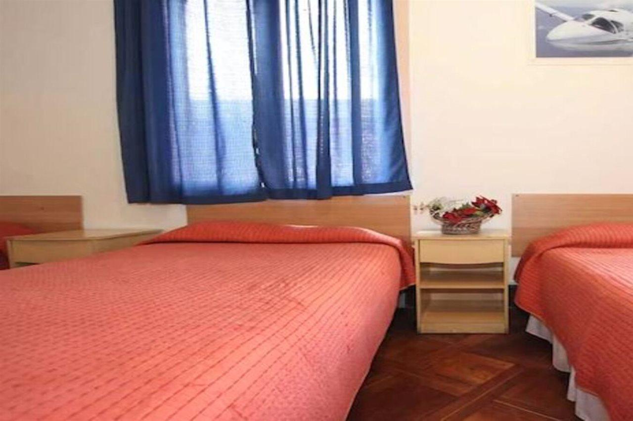 סנטיאגו Hotel Londres 35 מראה חיצוני תמונה