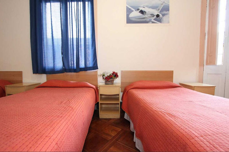 סנטיאגו Hotel Londres 35 מראה חיצוני תמונה